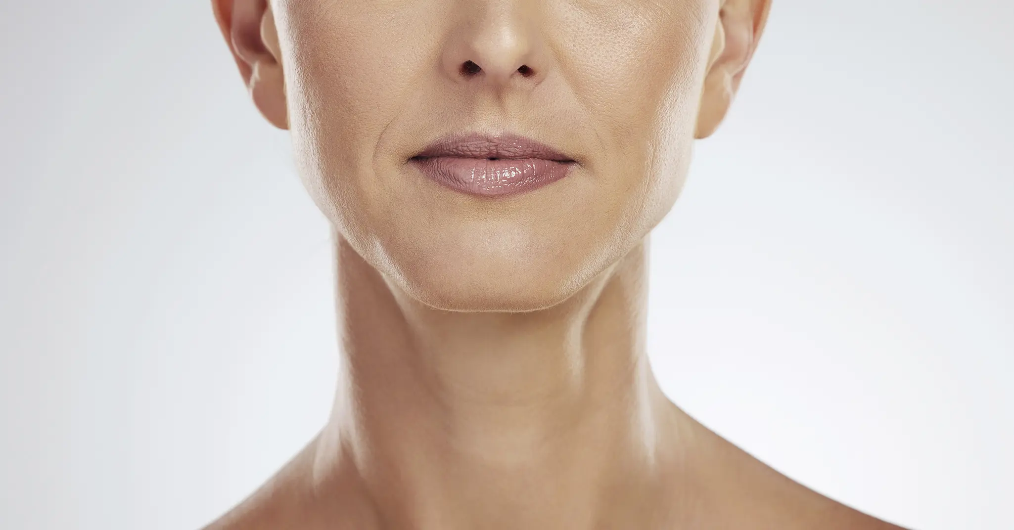 Injections d'acide hyaluronique pour les sillons nasogéniens